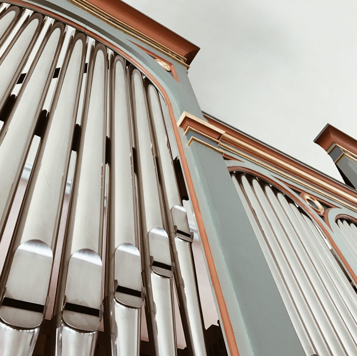 Bachs Toccata d-moll, gespielt mit 8 Händen und Füßen